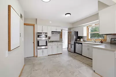 5400  Mansfield Dr, Greendale, WI 53129 - Photo 9