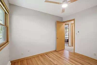 5400  Mansfield Dr, Greendale, WI 53129 - Photo 15