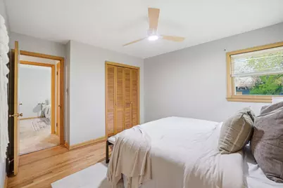 5400  Mansfield Dr, Greendale, WI 53129 - Photo 19