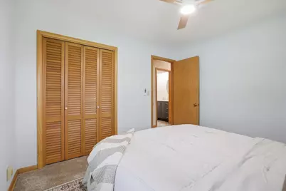 5400  Mansfield Dr, Greendale, WI 53129 - Photo 17
