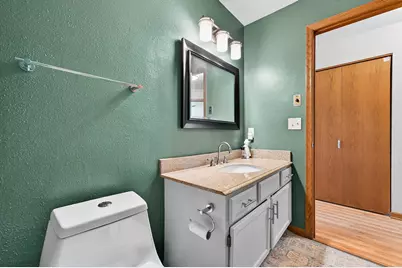18950  Toldt Woods Dr #19, Brookfield, WI 53045 - Photo 23