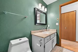 18950 Toldt Woods Dr, Brookfield, WI 53045 - Photo 23