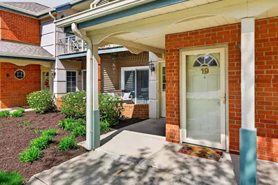 18950  Toldt Woods Dr #19, Brookfield, WI 53045 - Photo 5