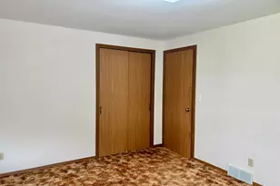 1206 E Cedar Ave, Manitowoc, WI 54220 - Photo 11
