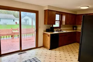 1206 E Cedar Ave, Manitowoc, WI 54220 - Photo 5