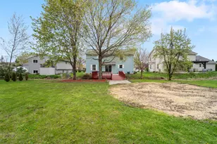 8275 S Parkview Ct, Oak Creek, WI 53154 - Photo 25