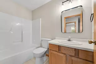 8275 S Parkview Ct, Oak Creek, WI 53154 - Photo 15