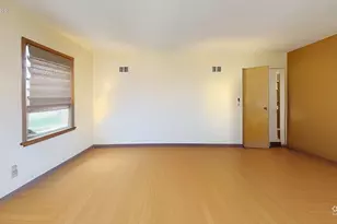 2945 S 104th St, West Allis, WI 53227 - Photo 7