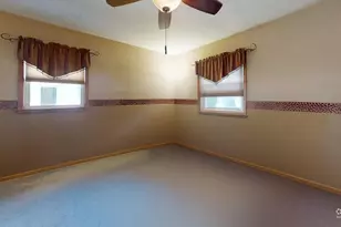 2945 S 104th St, West Allis, WI 53227 - Photo 13
