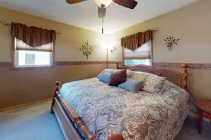 2945 S 104th St, West Allis, WI 53227 - Photo 13