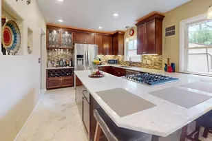2945 S 104th St, West Allis, WI 53227 - Photo 5