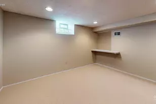 2945 S 104th St, West Allis, WI 53227 - Photo 25