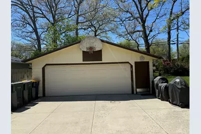 2945 S 104th St, West Allis, WI 53227 - Photo 29