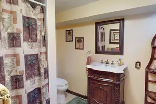 2945 S 104th St, West Allis, WI 53227 - Photo 25