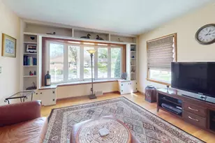 2945 S 104th St, West Allis, WI 53227 - Photo 7