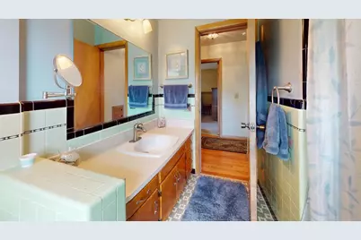 2945 S 104th St, West Allis, WI 53227 - Photo 9