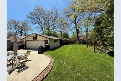 2945 S 104th St, West Allis, WI 53227 - Photo 33
