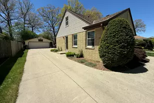 2945 S 104th St, West Allis, WI 53227 - Photo 35
