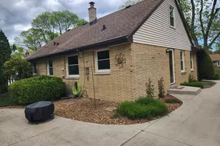 2945 S 104th St, West Allis, WI 53227 - Photo 35