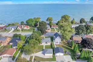 2504 Lakeshore Dr, Sheboygan, WI 53081 - Photo 31