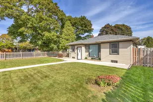2504 Lakeshore Dr, Sheboygan, WI 53081 - Photo 7