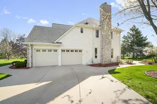 5770 S Golden Rain Ln, New Berlin, WI 53151 - Photo 33