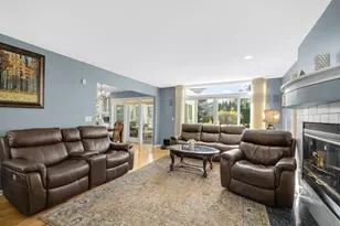 5770 S Golden Rain Ln, New Berlin, WI 53151 - Photo 9