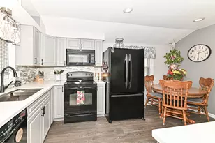 8019 W Norwich St, Milwaukee, WI 53220 - Photo 13