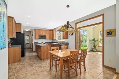 639  Prairie Hill Ave, Mukwonago, WI 53149 - Photo 11