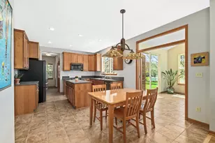 639 Prairie Hill Ave, Mukwonago, WI 53149 - Photo 11