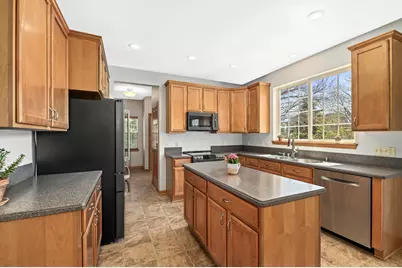 639  Prairie Hill Ave, Mukwonago, WI 53149 - Photo 13