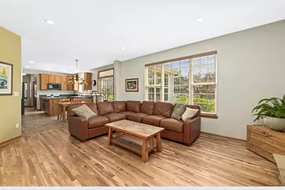 639  Prairie Hill Ave, Mukwonago, WI 53149 - Photo 9
