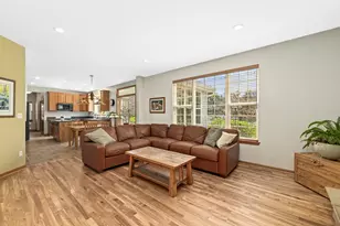 639 Prairie Hill Ave, Mukwonago, WI 53149 - Photo 9