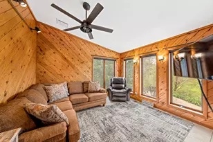 S86W24960 Stonehill Dr, Vernon, WI 53149 - Photo 9