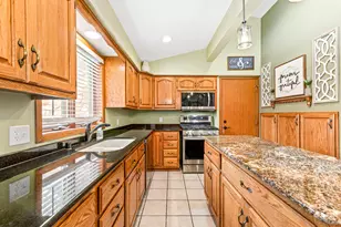 S86W24960 Stonehill Dr, Vernon, WI 53149 - Photo 15