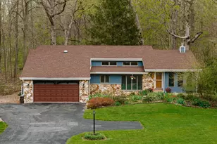 S86W24960 Stonehill Dr, Vernon, WI 53149 - Photo 37