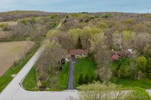 S86W24960 Stonehill Dr, Vernon, WI 53149 - Photo 41