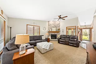 S86W24960 Stonehill Dr, Vernon, WI 53149 - Photo 7