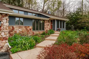 S86W24960 Stonehill Dr, Vernon, WI 53149 - Photo 3