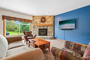 N43W33183 Glen Parc Cir, Nashotah, WI 53058 - Photo 9