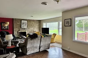 8665 N Hawthorne Rd, River Hills, WI 53217 - Photo 9
