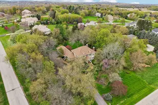N29W30593 Foxwood Dr, Delafield, WI 53072 - Photo 49