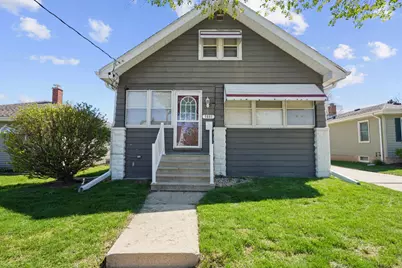 7607  39th St, Kenosha, WI 53142 - Photo 1