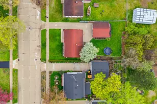 605 Victoria St, West Bend, WI 53090 - Photo 37