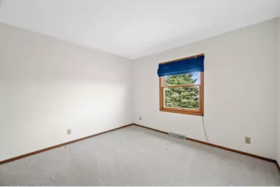 10340 W Parkwood Dr, Franklin, WI 53132 - Photo 17