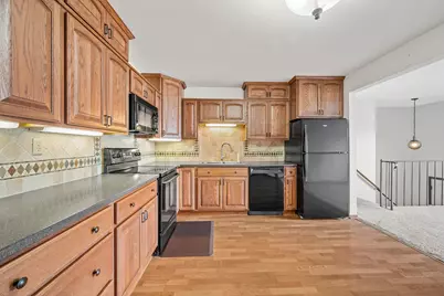 10340 W Parkwood Dr, Franklin, WI 53132 - Photo 13