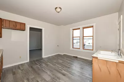 1300  Douglas Ave, Racine, WI 53402 - Photo 7