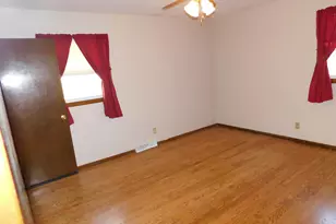 309 Judge Dr, Saukville, WI 53080 - Photo 9