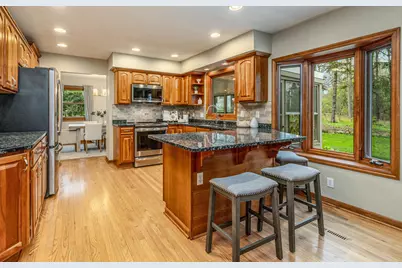 695  Meadow Ln, Elm Grove, WI 53122 - Photo 7