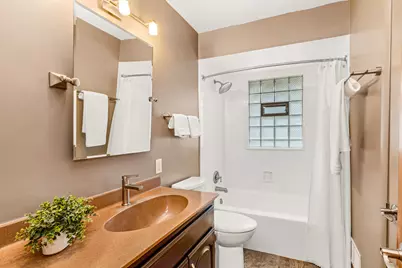 695  Meadow Ln, Elm Grove, WI 53122 - Photo 11